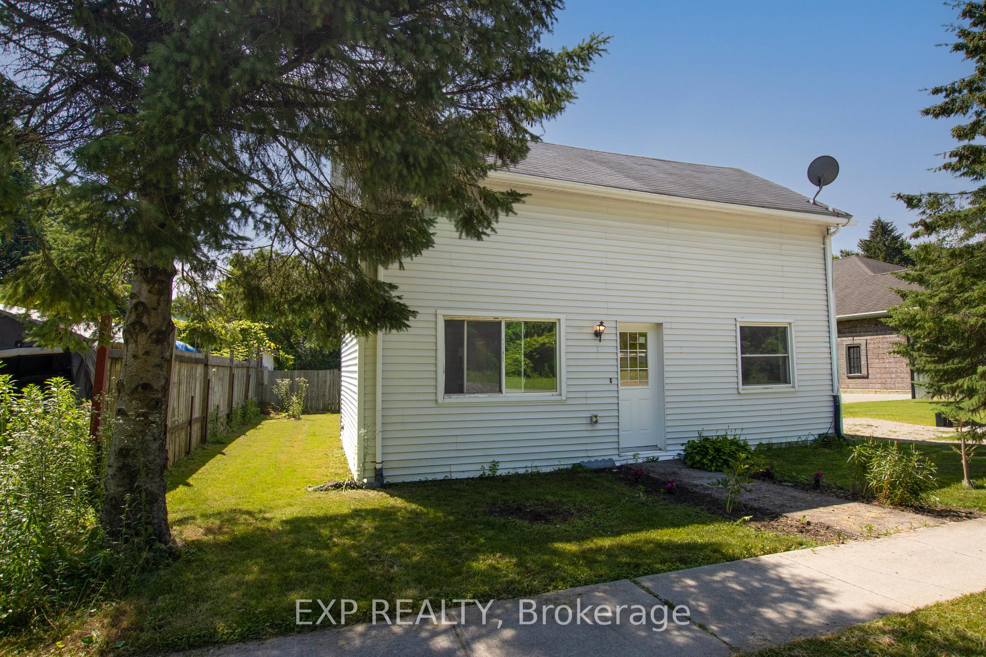 Photo 3 of 190 Munroe Street, West Elgin, West Lorne — HOMEH