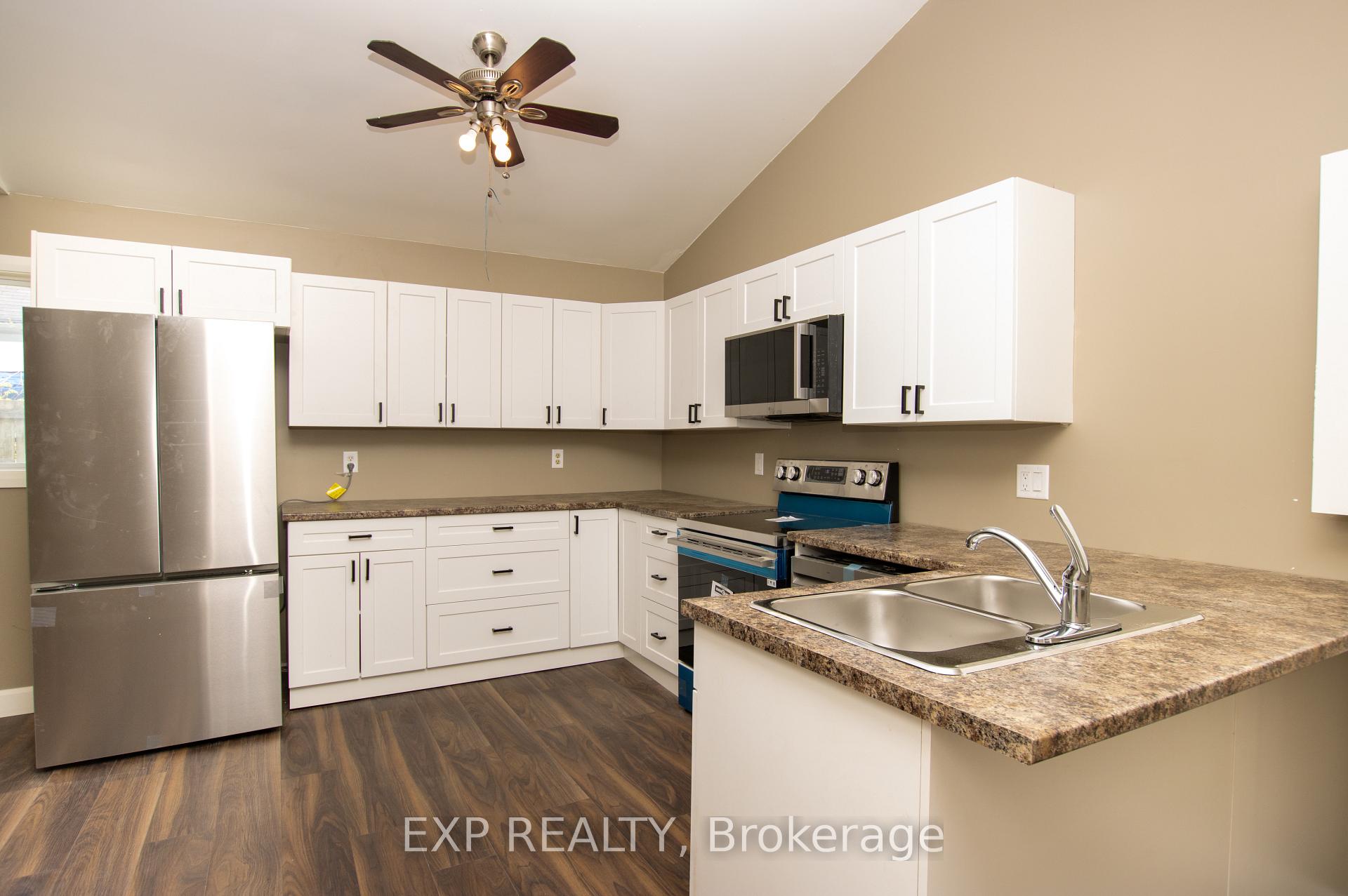 Photo 5 of 190 Munroe Street, West Elgin, West Lorne — HOMEH