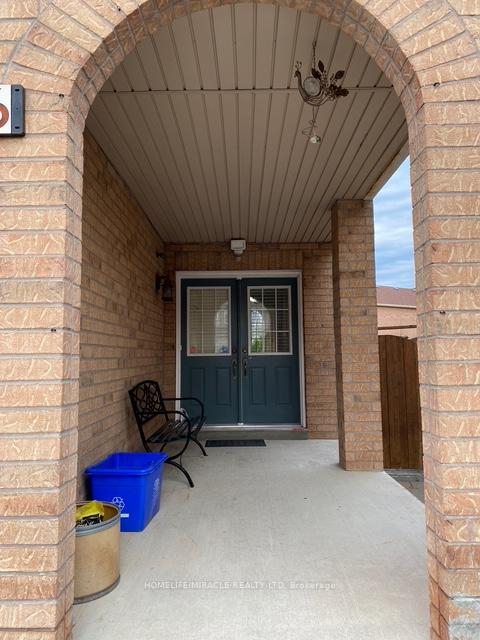Photo 3 of 76 Jack Monkman Crescent, Markham, Cedarwood — HOMEH