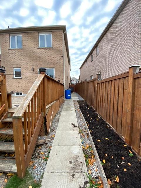 Photo 23 of 76 Jack Monkman Crescent, Markham, Cedarwood — HOMEH