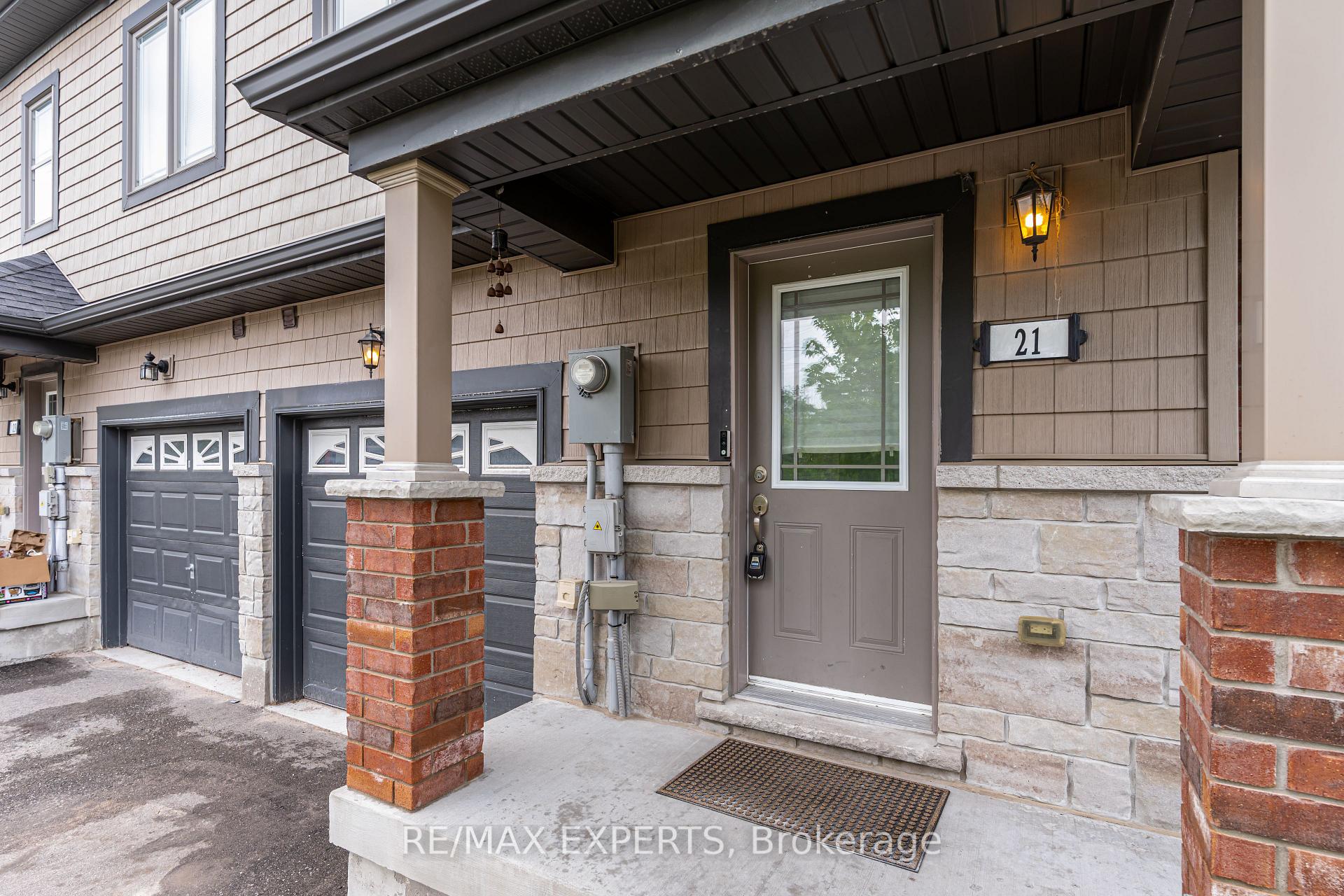 Photo 2 of 21 Cygnus Crescent, Barrie, Ardagh — HOMEH