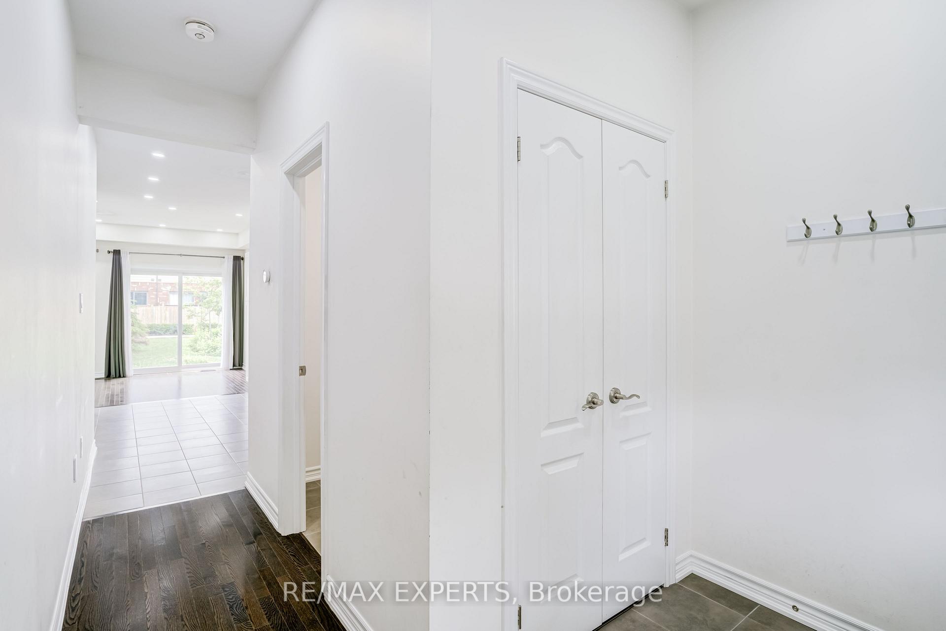 Photo 3 of 21 Cygnus Crescent, Barrie, Ardagh — HOMEH
