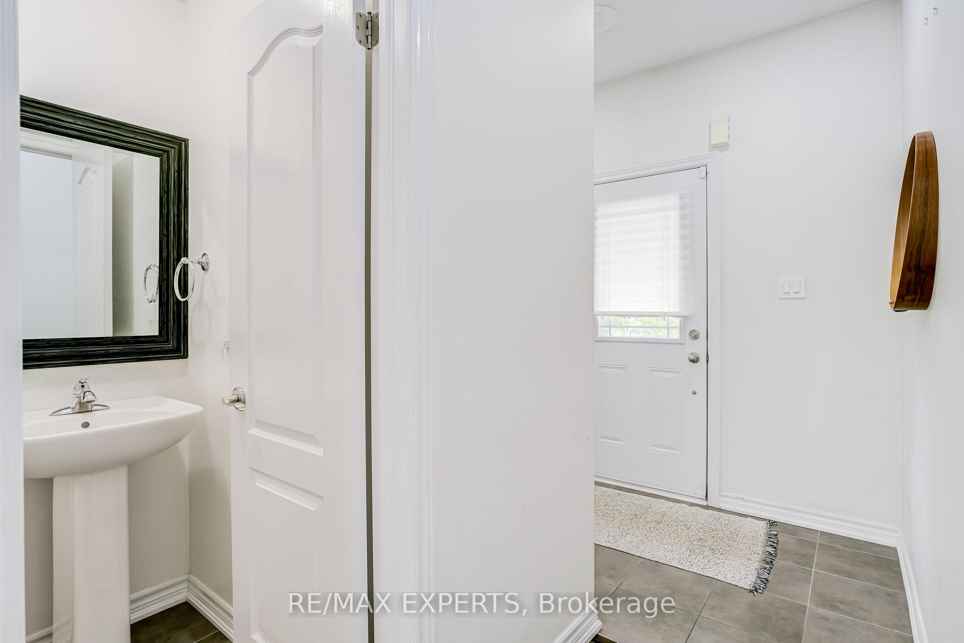 Photo 4 of 21 Cygnus Crescent, Barrie, Ardagh — HOMEH