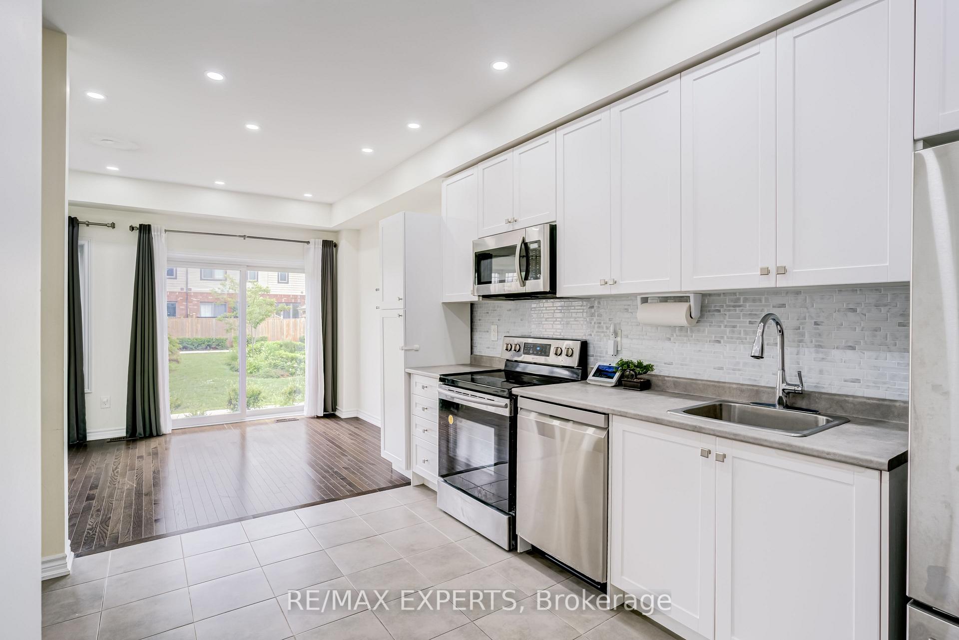 Photo 6 of 21 Cygnus Crescent, Barrie, Ardagh — HOMEH