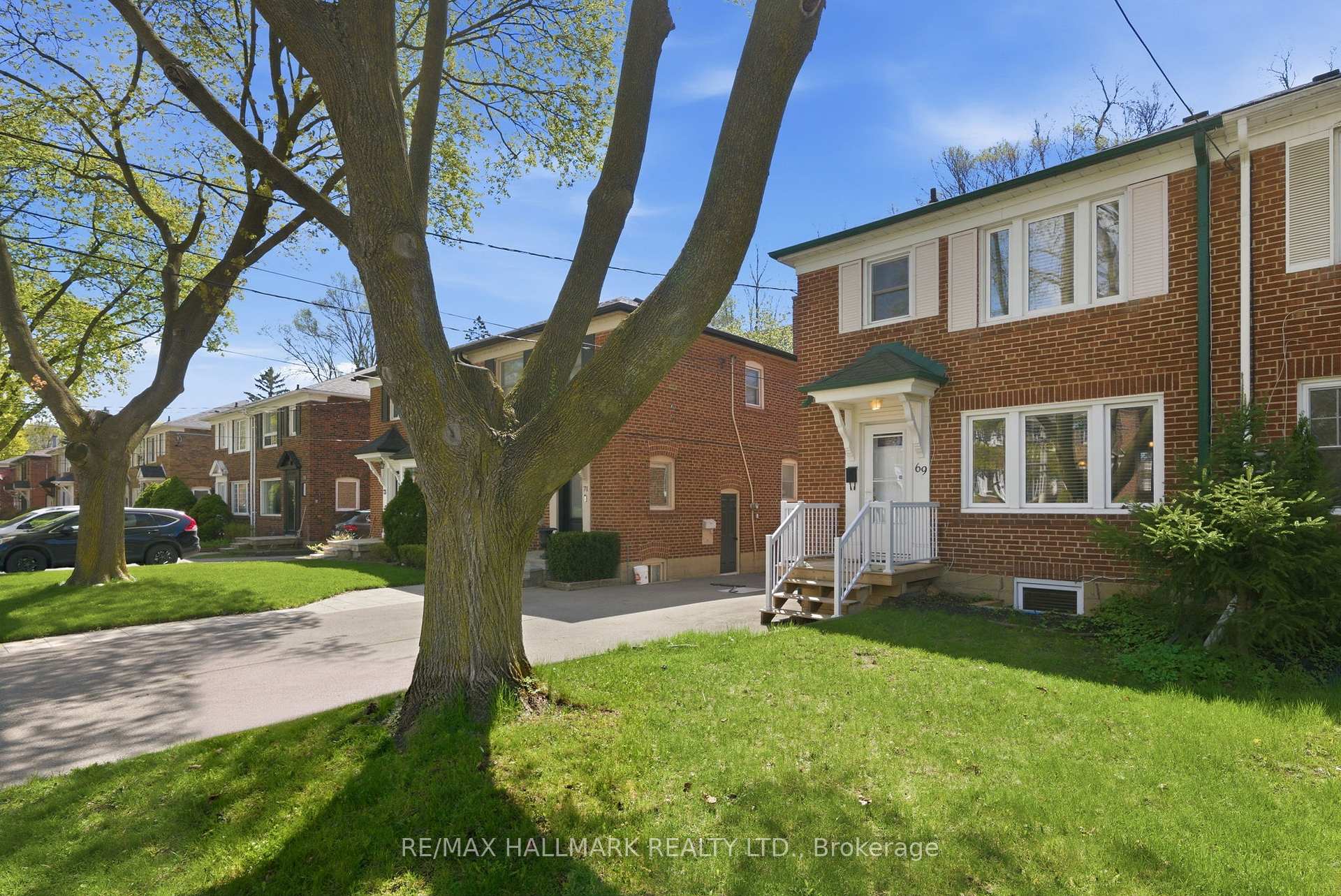 Photo 2 of 69 Thursfield Crescent, Toronto, Leaside — HOMEH