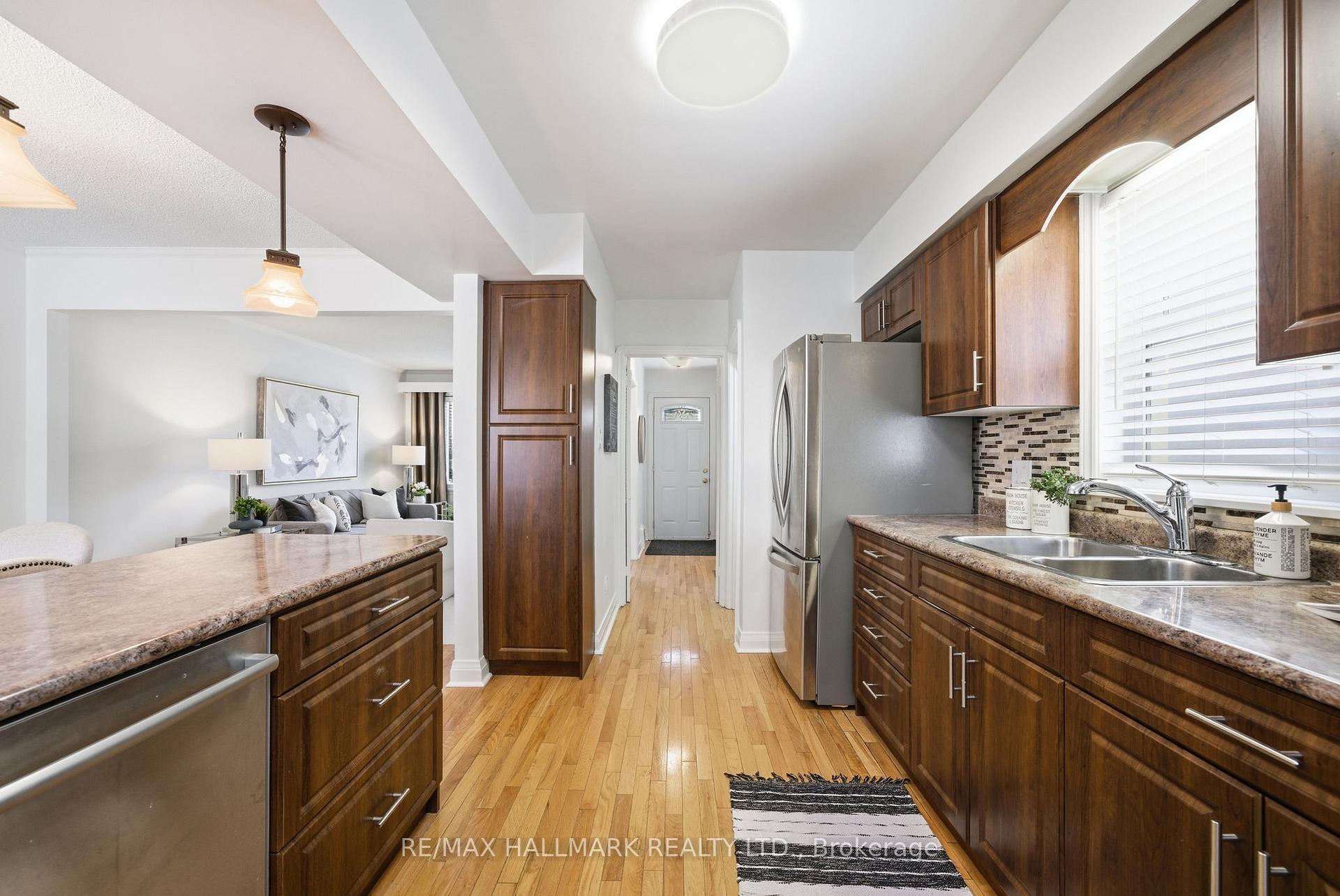 Photo 15 of 69 Thursfield Crescent, Toronto, Leaside — HOMEH
