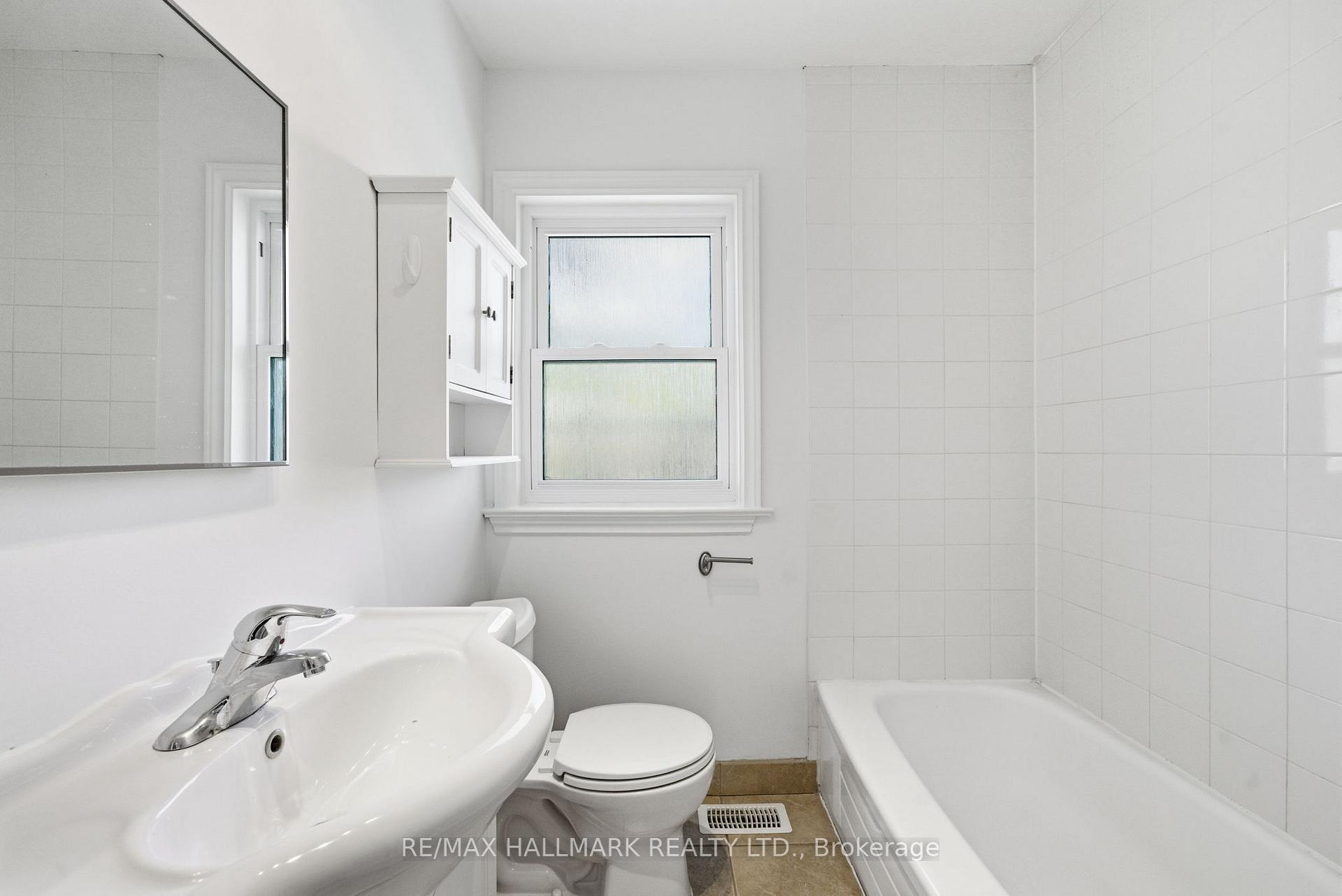 Photo 26 of 69 Thursfield Crescent, Toronto, Leaside — HOMEH