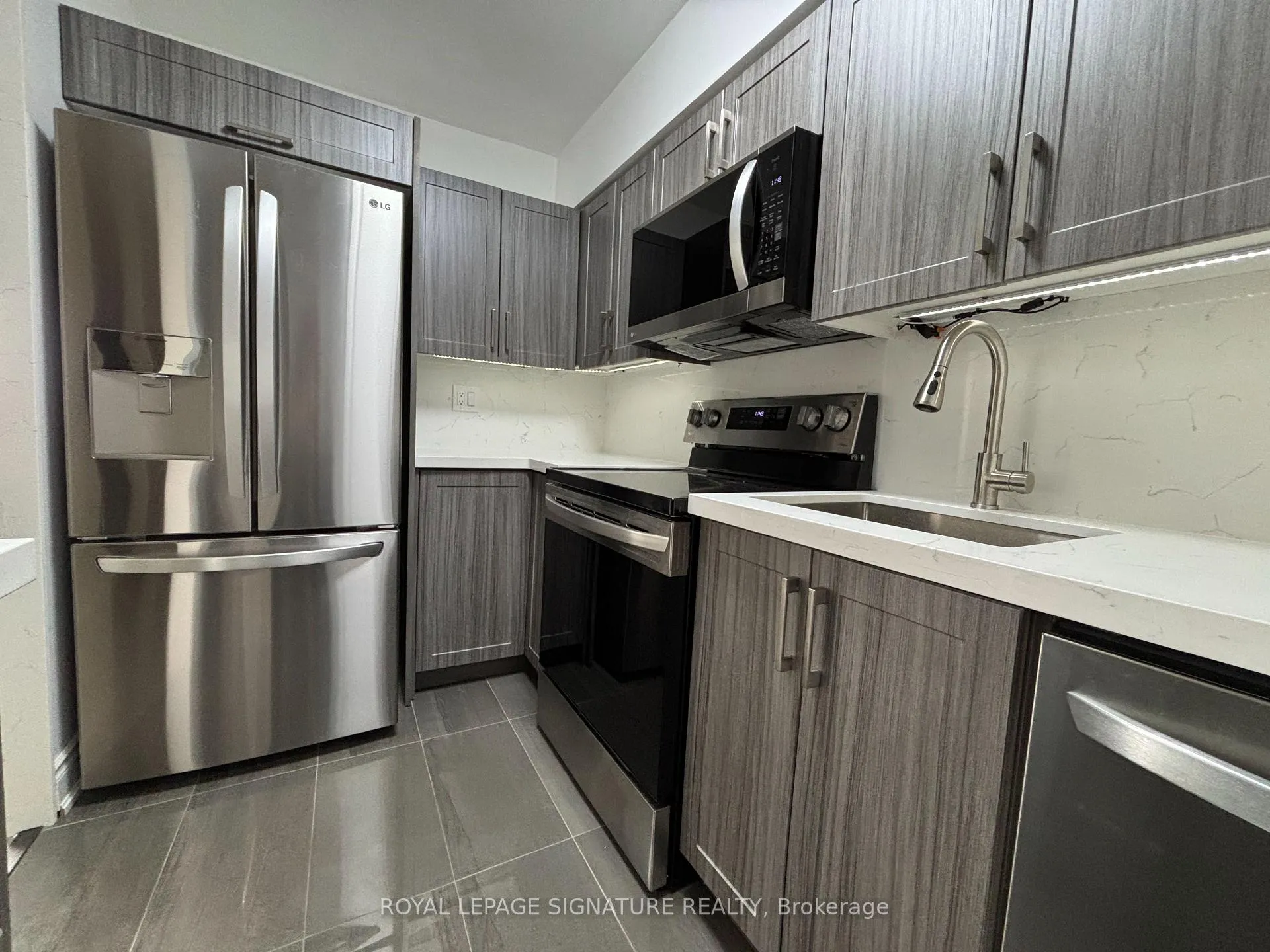 Photo 5 of Unit 711, 2 Westney Road N, Ajax, Central West — HOMEH