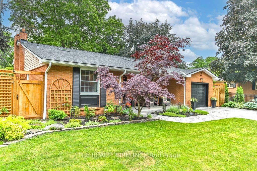 Photo 2 of 2 Oakwood Drive, London, South B — HOMEH