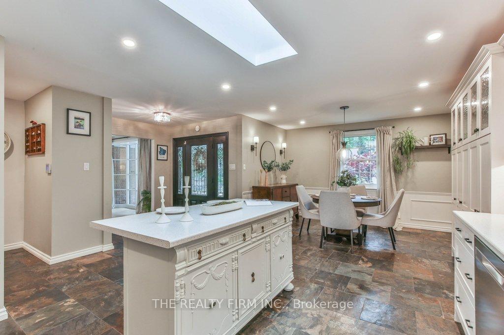 Photo 10 of 2 Oakwood Drive, London, South B — HOMEH