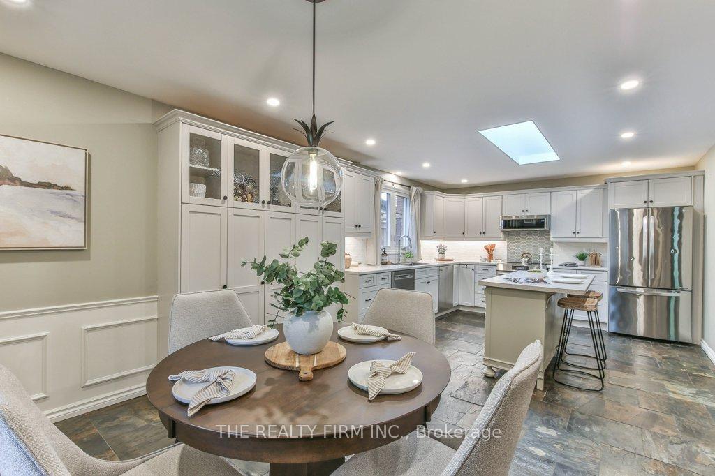 Photo 17 of 2 Oakwood Drive, London, South B — HOMEH