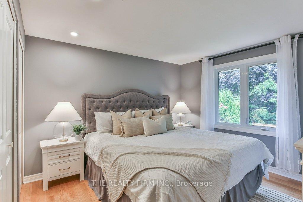 Photo 23 of 2 Oakwood Drive, London, South B — HOMEH