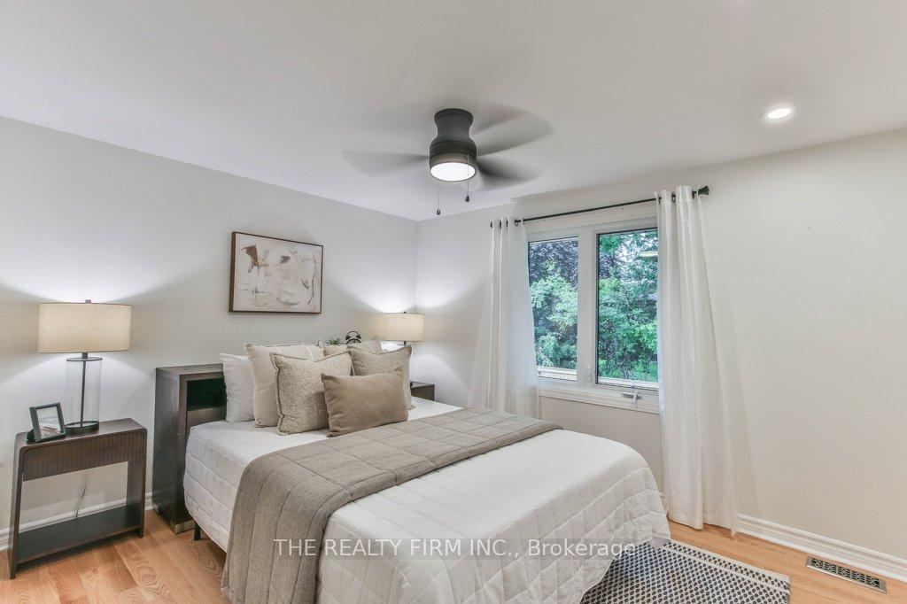Photo 24 of 2 Oakwood Drive, London, South B — HOMEH