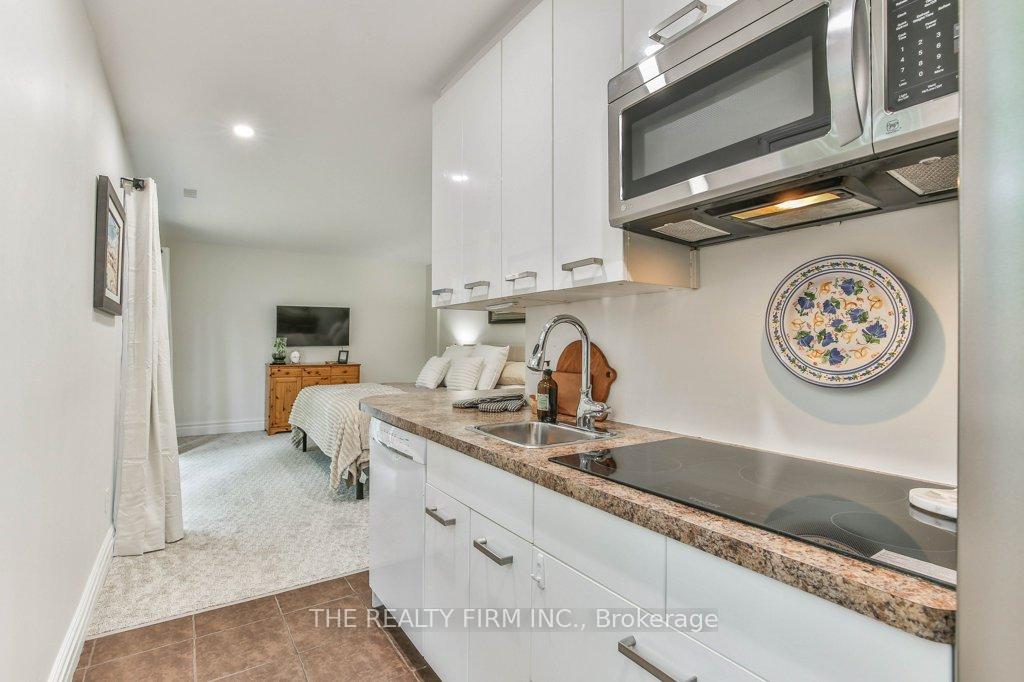 Photo 33 of 2 Oakwood Drive, London, South B — HOMEH