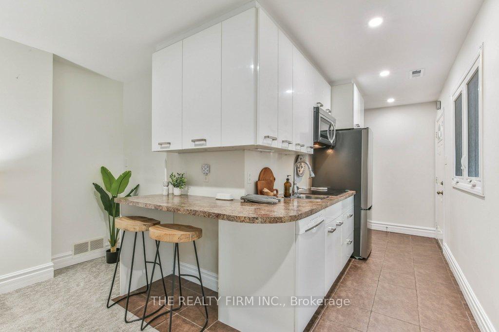 Photo 34 of 2 Oakwood Drive, London, South B — HOMEH