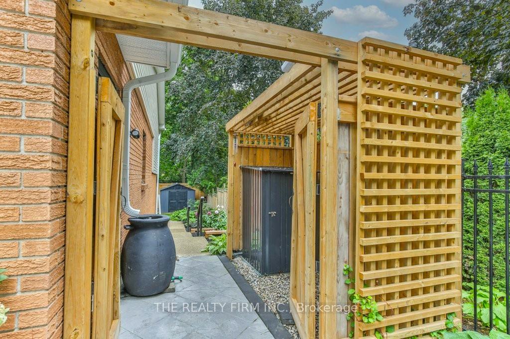 Photo 40 of 2 Oakwood Drive, London, South B — HOMEH