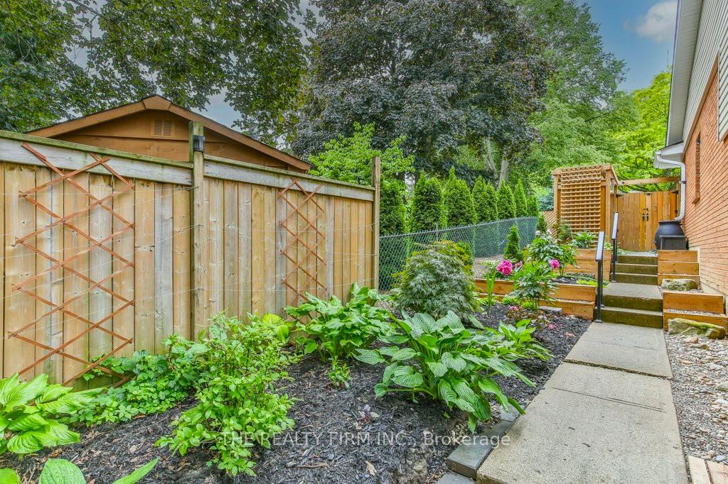 Photo 41 of 2 Oakwood Drive, London, South B — HOMEH