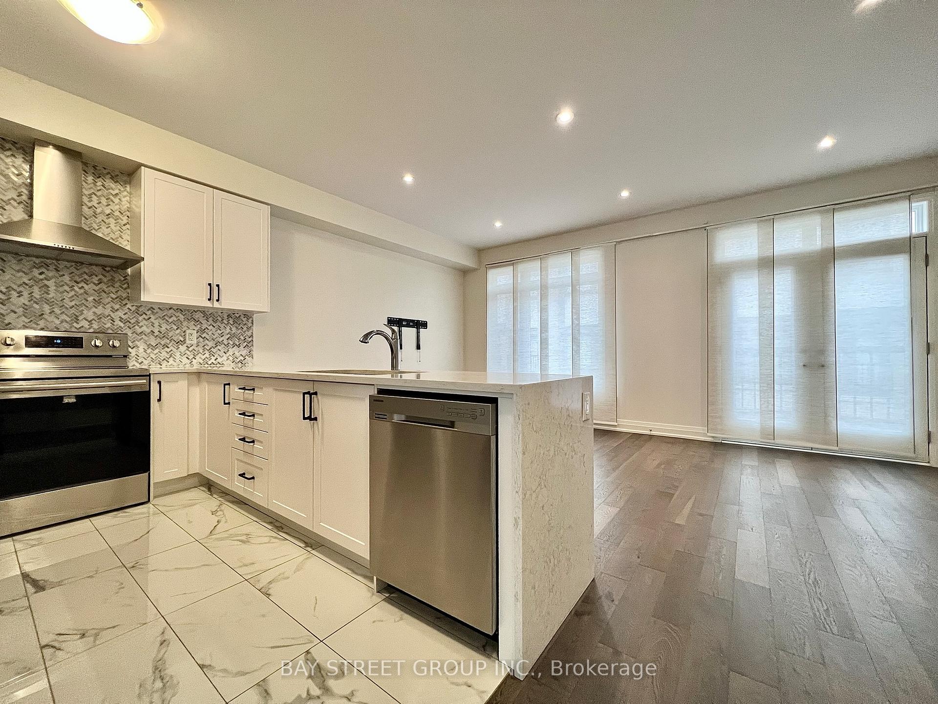 Photo 5 of 36 Teasel Way, Markham, Unionville — HOMEH