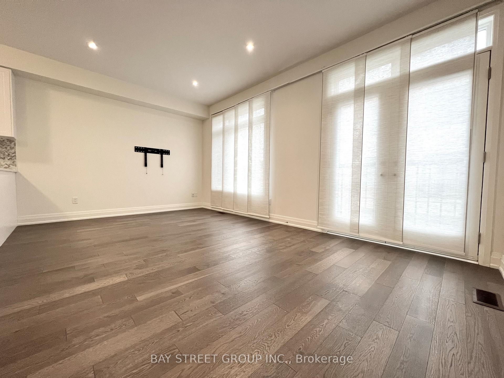 Photo 6 of 36 Teasel Way, Markham, Unionville — HOMEH