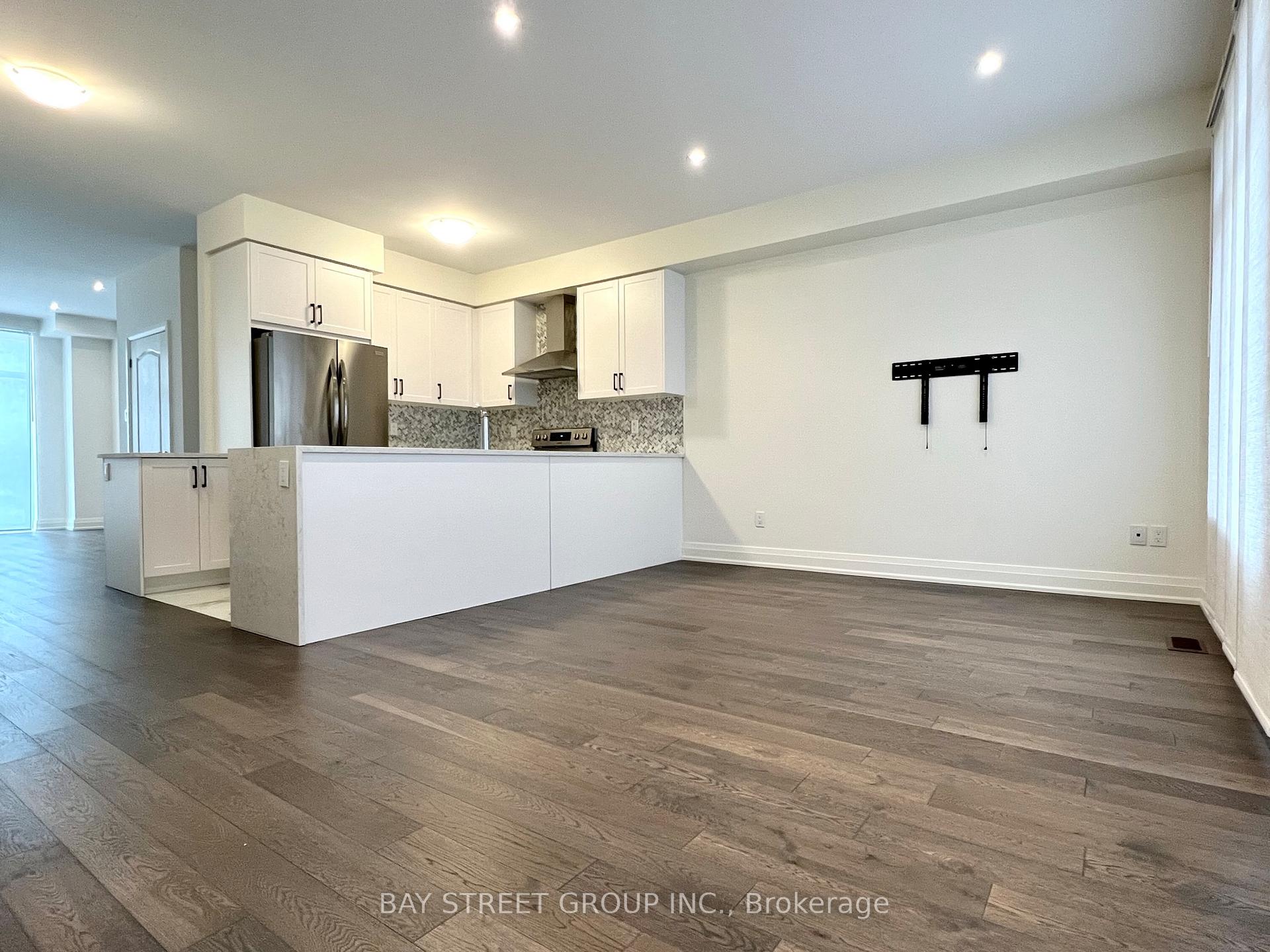 Photo 8 of 36 Teasel Way, Markham, Unionville — HOMEH
