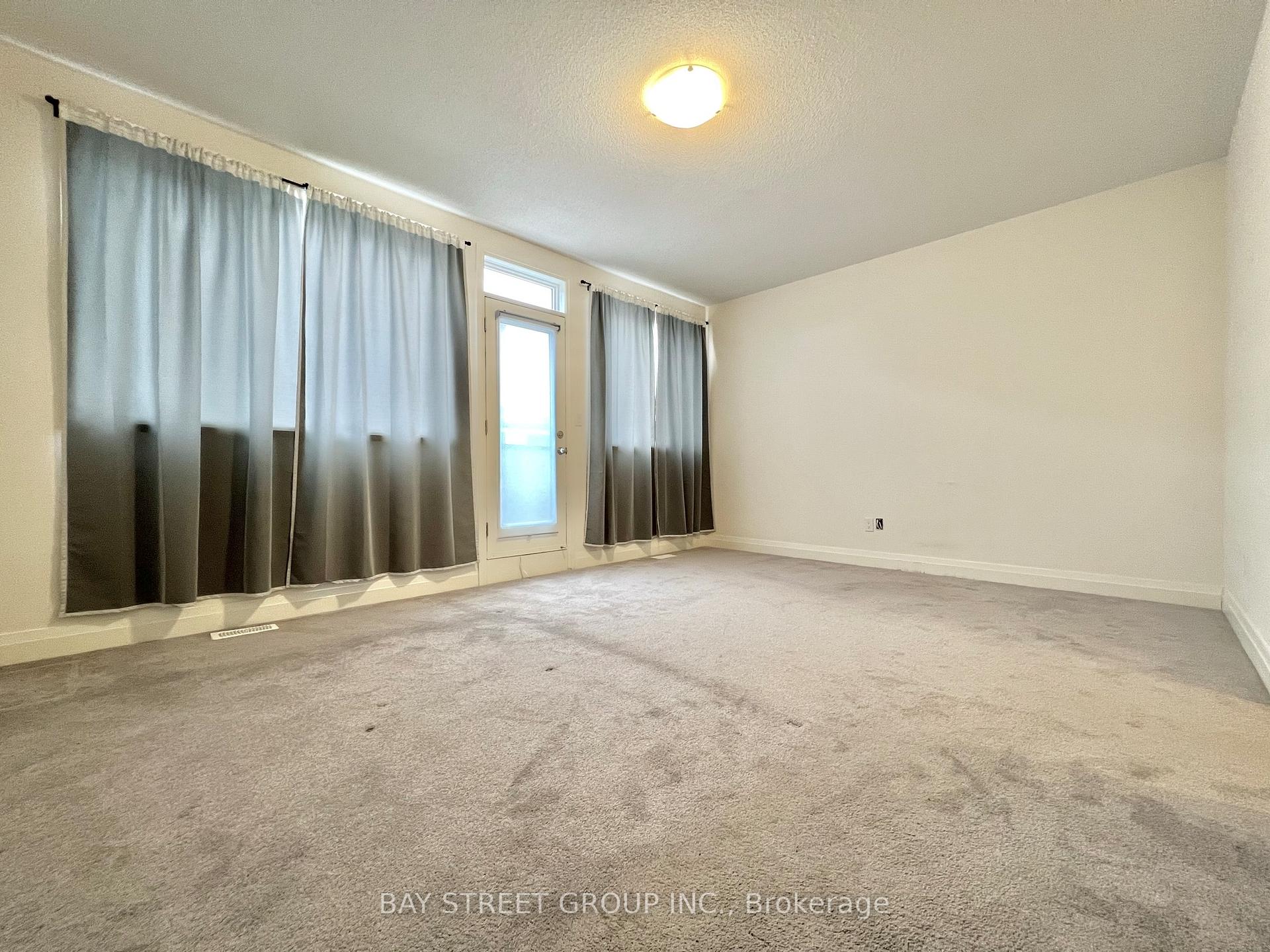Photo 15 of 36 Teasel Way, Markham, Unionville — HOMEH