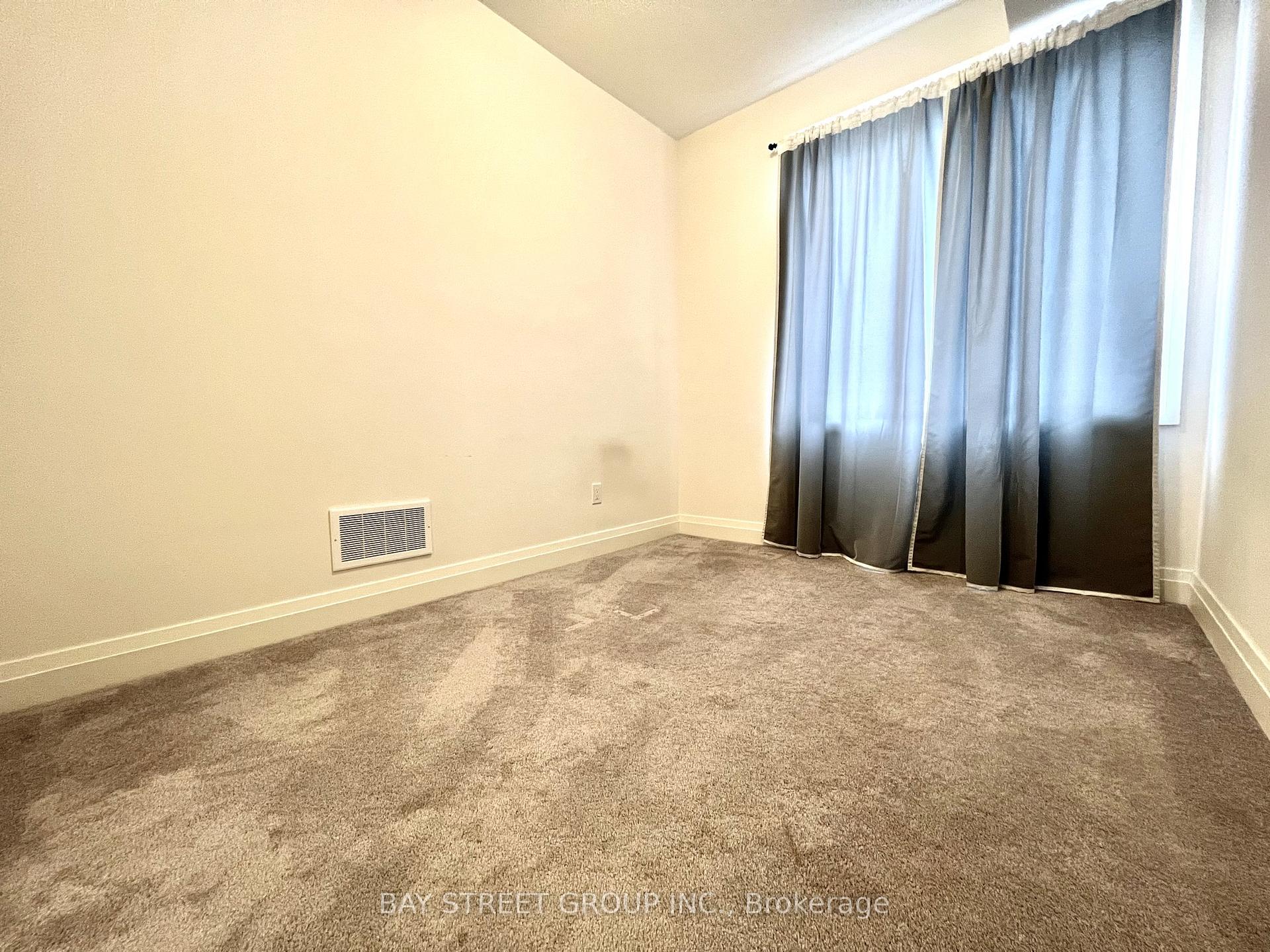 Photo 22 of 36 Teasel Way, Markham, Unionville — HOMEH