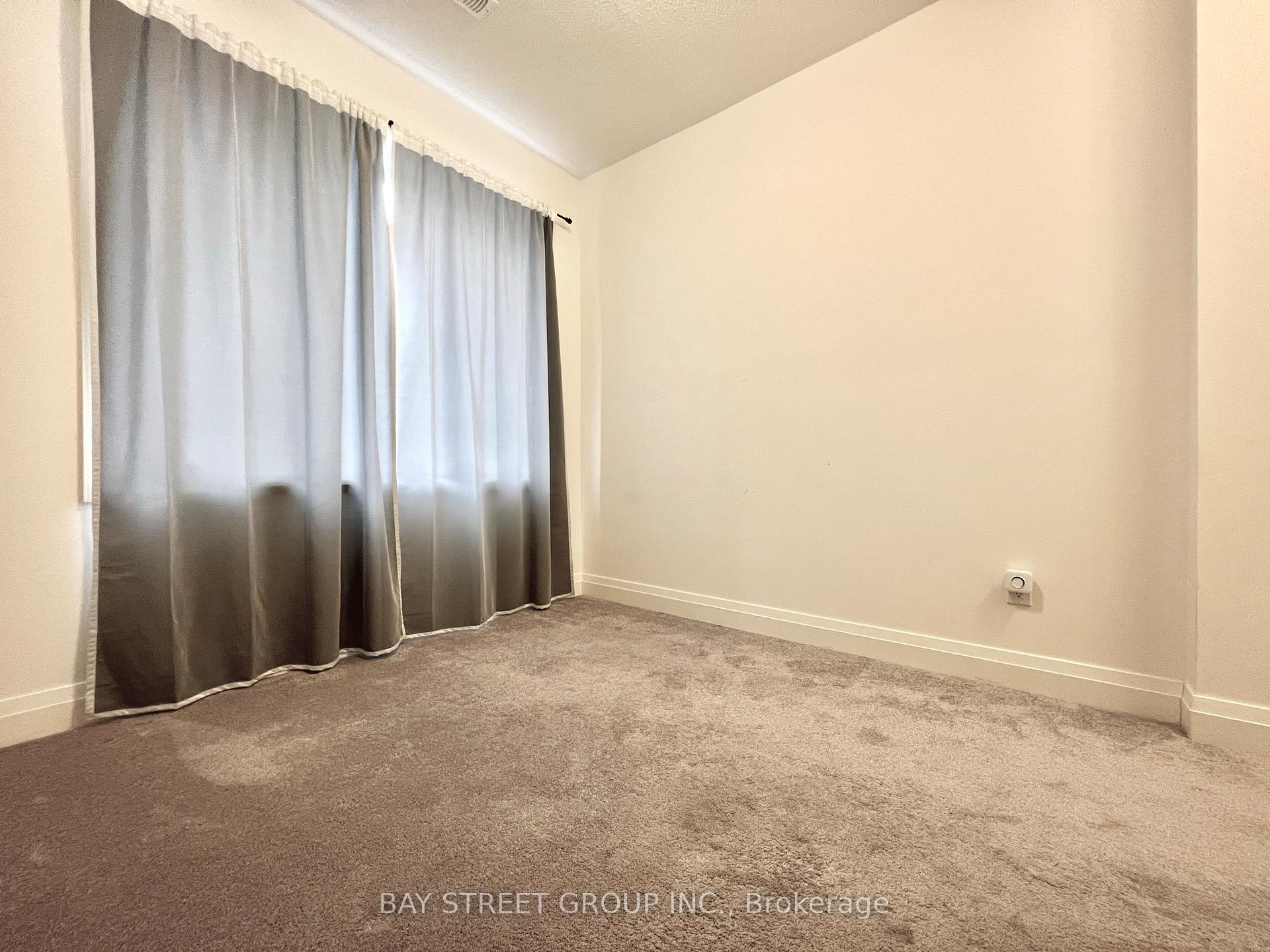 Photo 24 of 36 Teasel Way, Markham, Unionville — HOMEH
