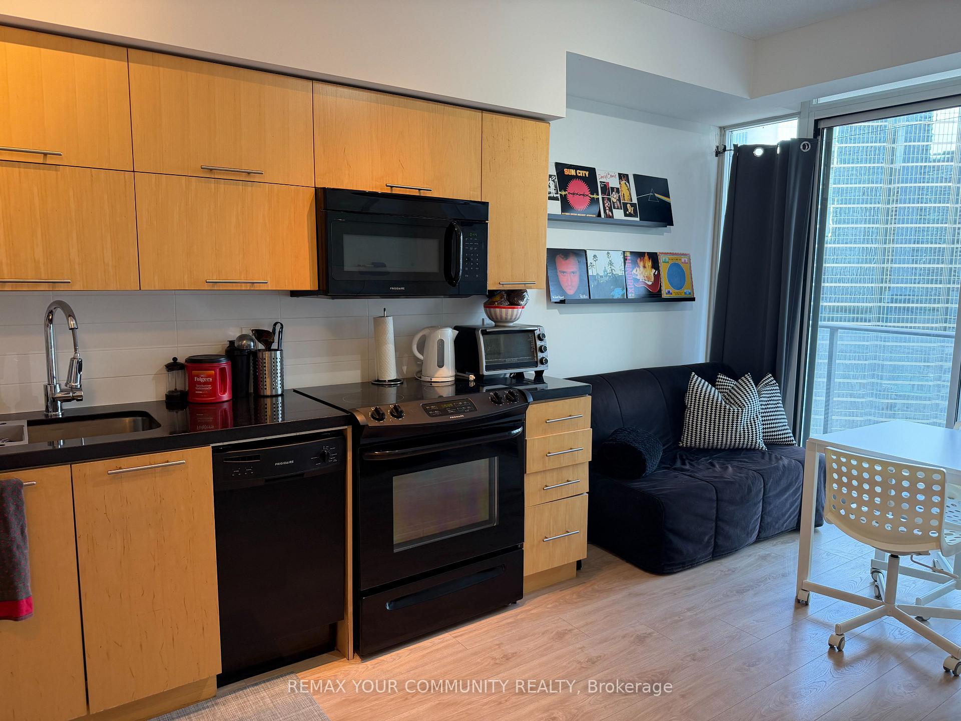 Front of Unit 1809, 126 Simcoe Street