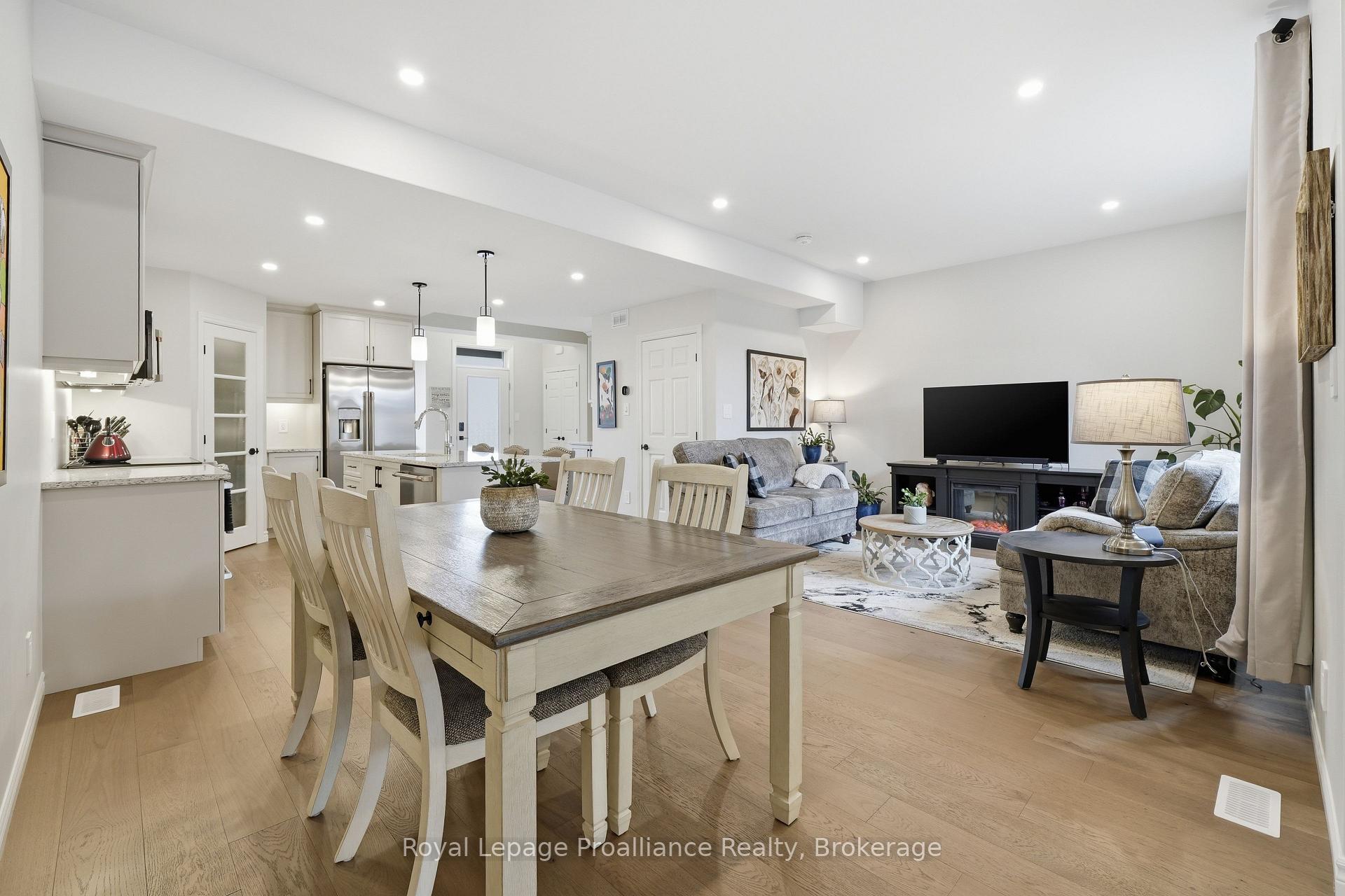 Photo 11 of 24 Riverstone Way, Belleville, Thurlow Ward — HOMEH
