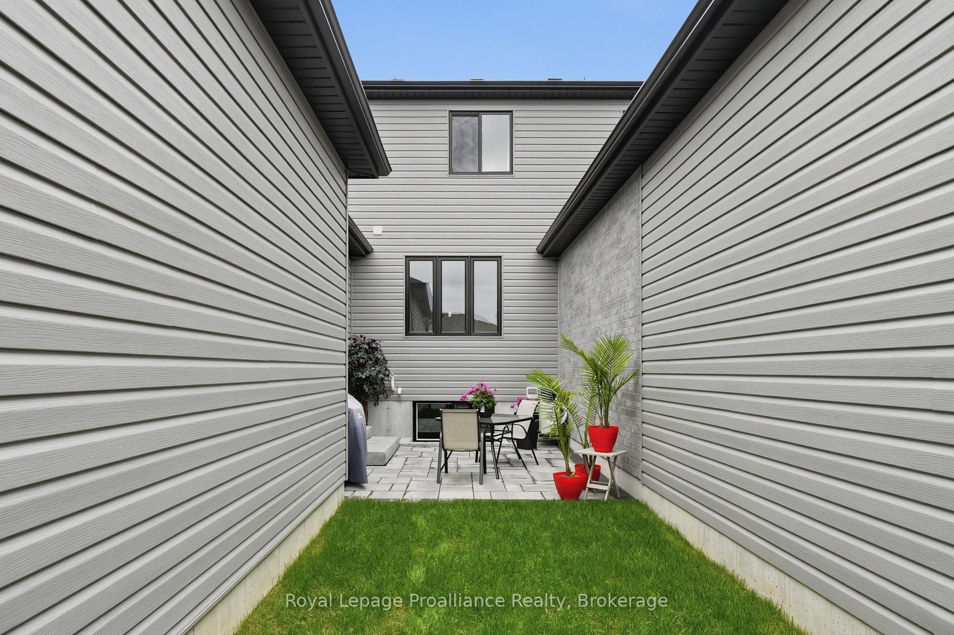 Photo 33 of 24 Riverstone Way, Belleville, Thurlow Ward — HOMEH