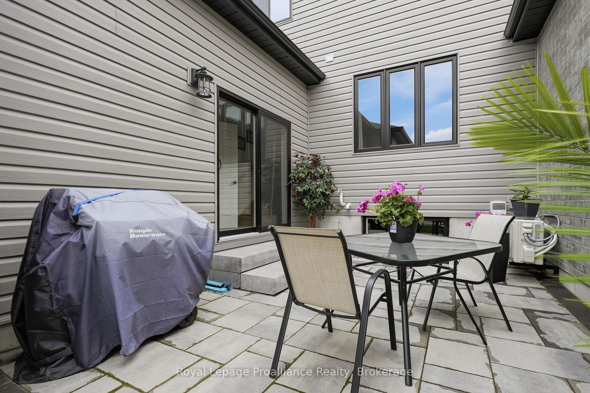 Photo 34 of 24 Riverstone Way, Belleville, Thurlow Ward — HOMEH