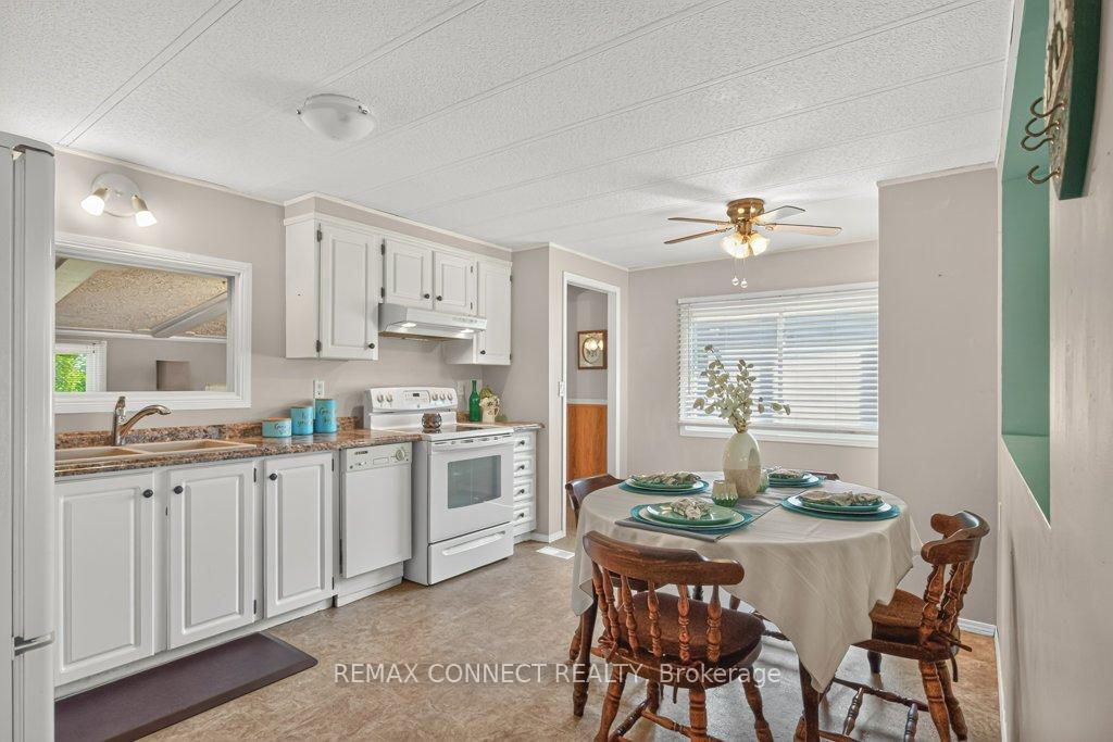 Photo 10 of 8 Circle Drive, Kawartha Lakes, Fenelon — HOMEH
