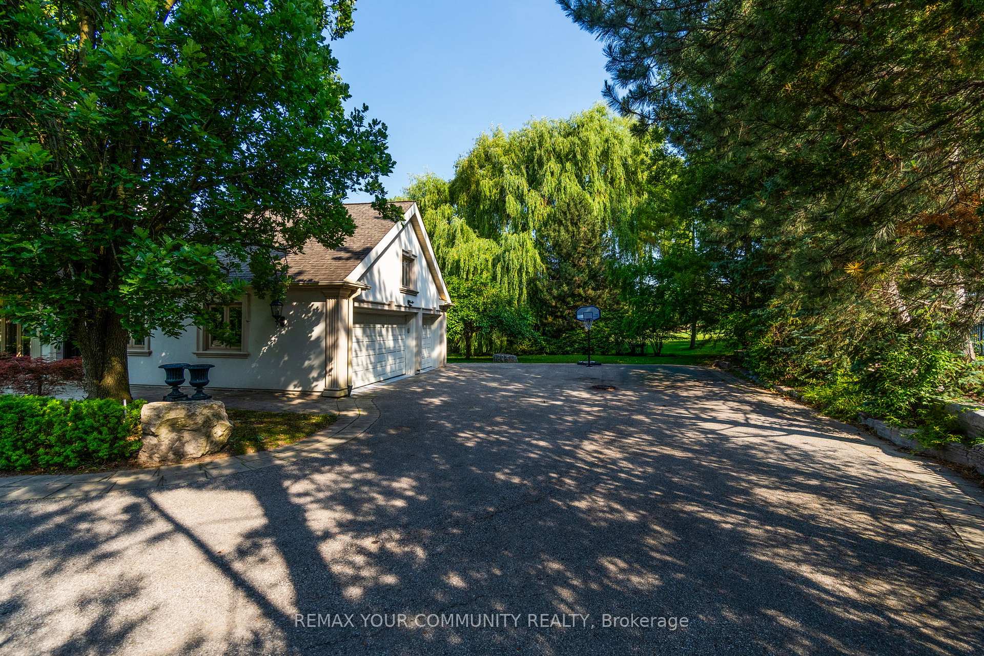 Photo 4 of 58 Buck's Place, Vaughan, East Woodbridge — HOMEH
