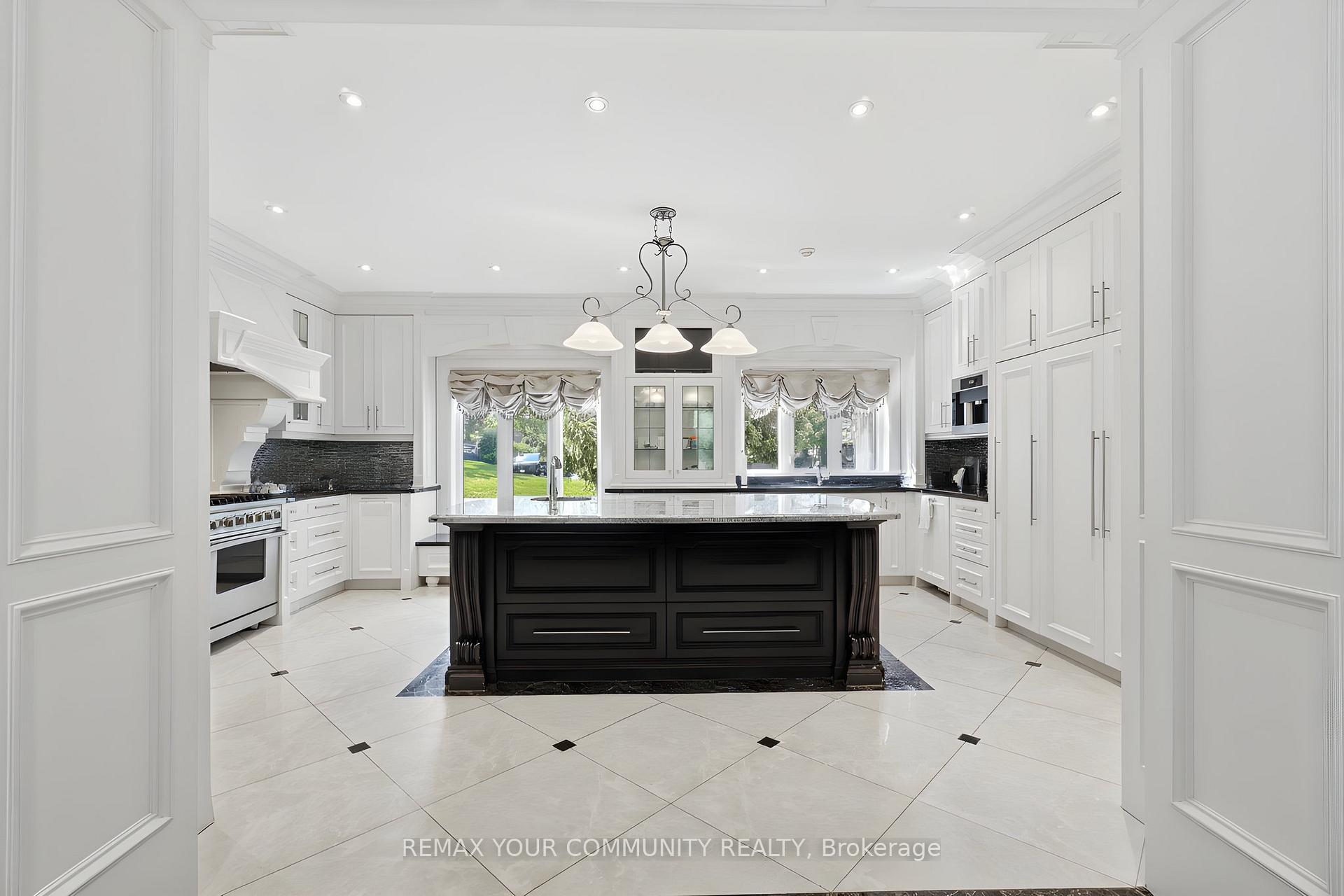 Photo 9 of 58 Buck's Place, Vaughan, East Woodbridge — HOMEH