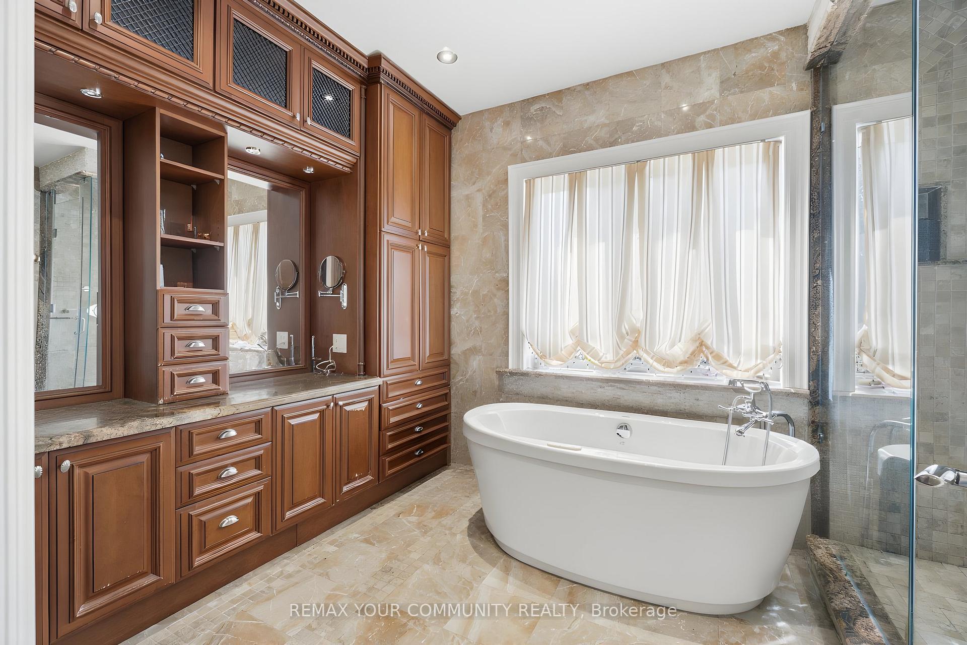 Photo 18 of 58 Buck's Place, Vaughan, East Woodbridge — HOMEH