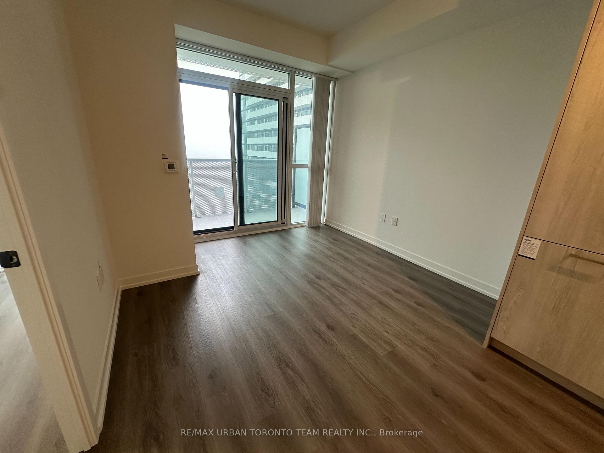 Photo 4 of Unit 4203, 225 Commerce Street, Vaughan, Vaughan Corporate Centre — HOMEH