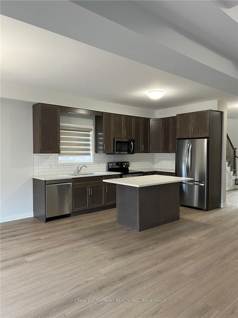 Photo 4 of 45 Bur Oak Drive, Thorold, Confederation Heights — HOMEH