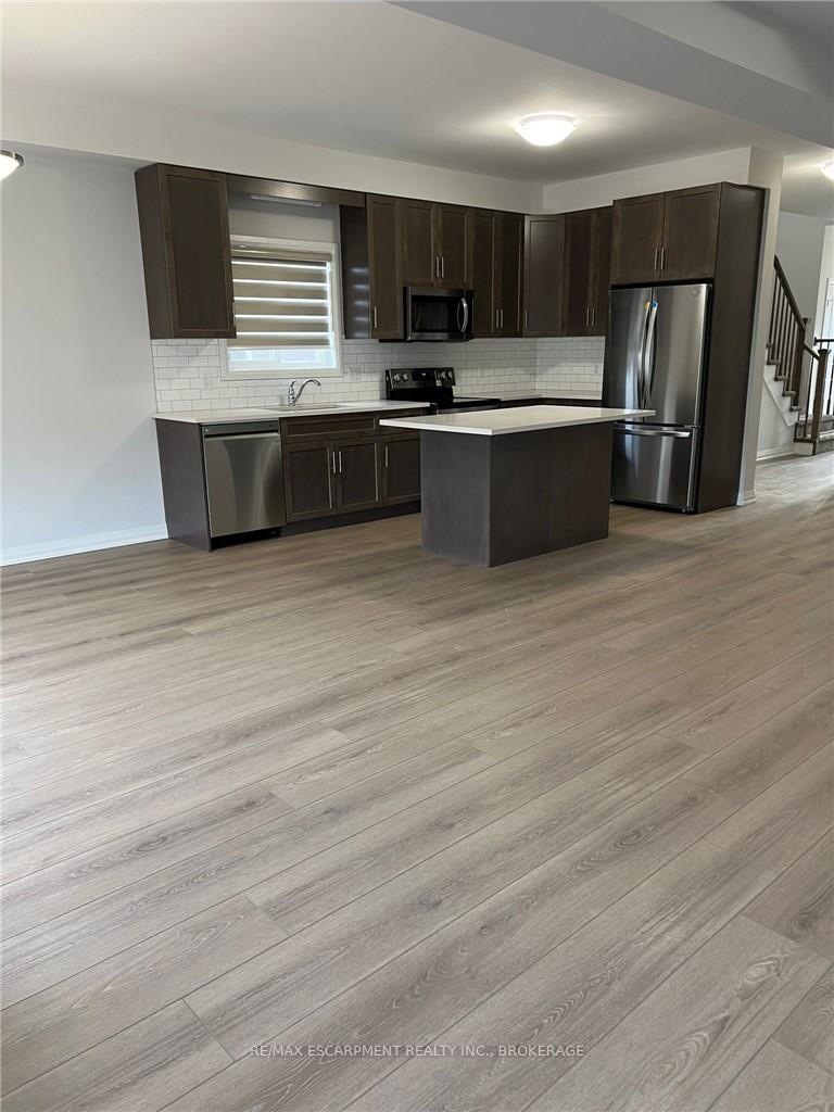 Photo 5 of 45 Bur Oak Drive, Thorold, Confederation Heights — HOMEH