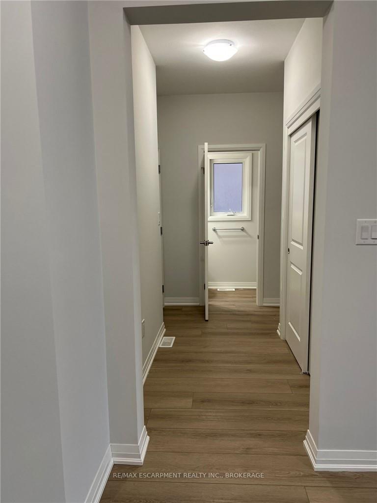 Photo 8 of 45 Bur Oak Drive, Thorold, Confederation Heights — HOMEH