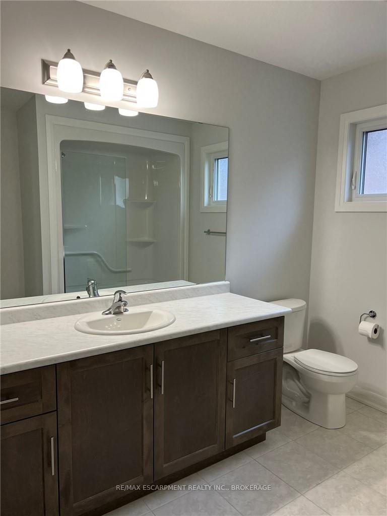 Photo 12 of 45 Bur Oak Drive, Thorold, Confederation Heights — HOMEH