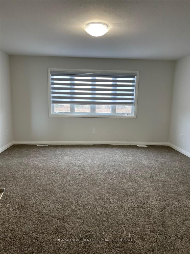 Photo 15 of 45 Bur Oak Drive, Thorold, Confederation Heights — HOMEH