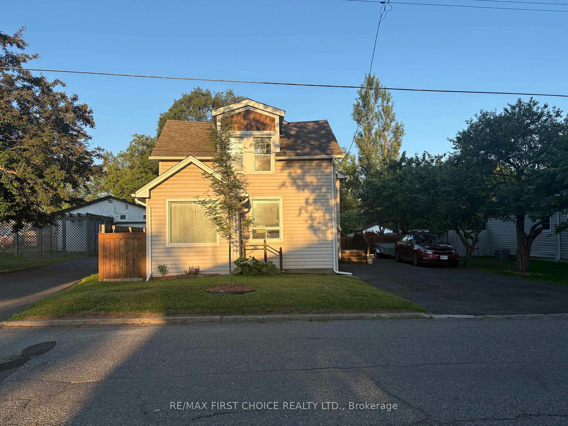 Photo 2 of 179 Windemere Ave. S, Thunder Bay, West End — HOMEH
