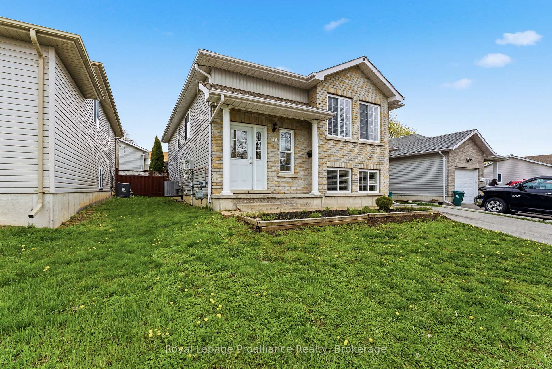 Photo 3 of 116 Pine Street, Belleville, Belleville Ward — HOMEH
