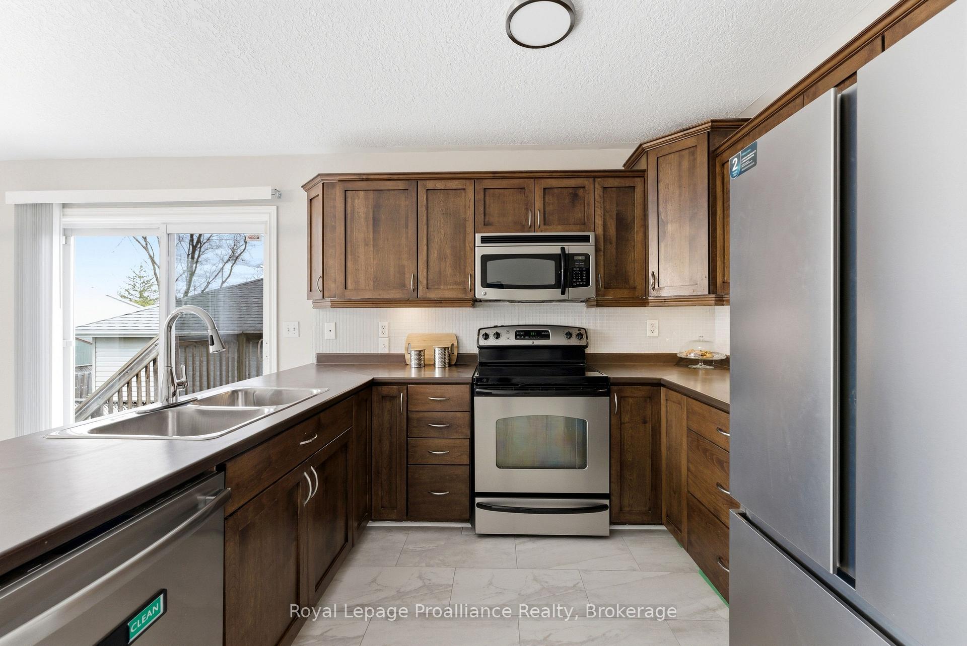 Photo 10 of 116 Pine Street, Belleville, Belleville Ward — HOMEH