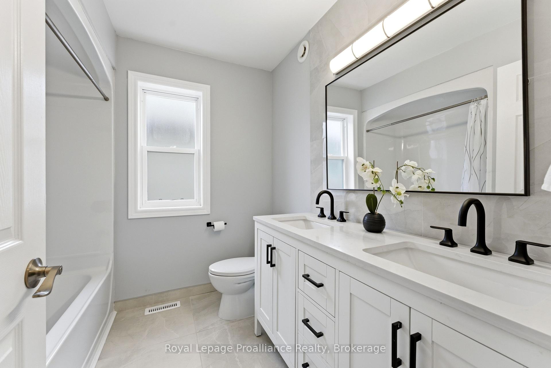 Photo 14 of 116 Pine Street, Belleville, Belleville Ward — HOMEH