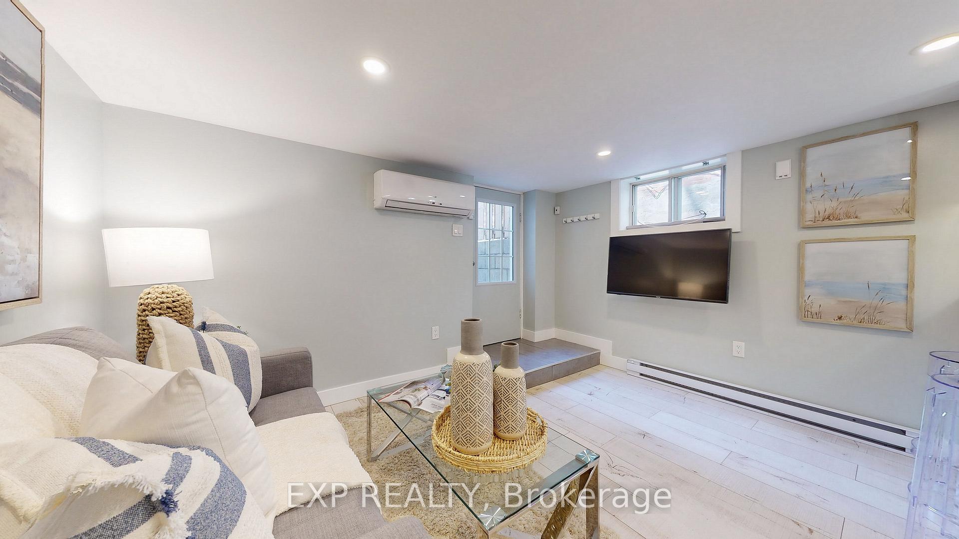 Photo 3 of Unit D, 122 Parkmount Road, Toronto, Greenwood-Coxwell — HOMEH