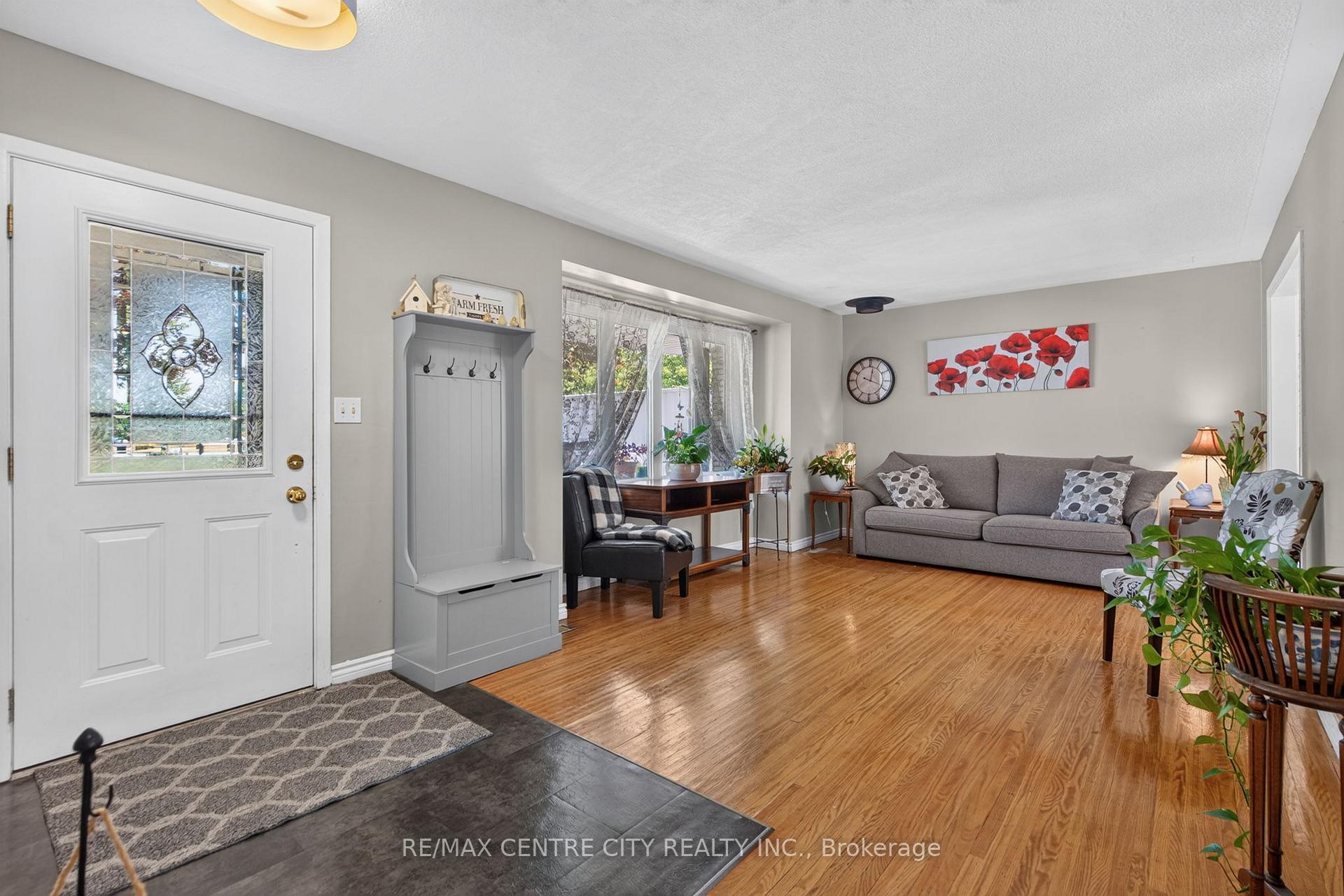 Photo 4 of 580 Albert Street, Strathroy-Caradoc, NW — HOMEH