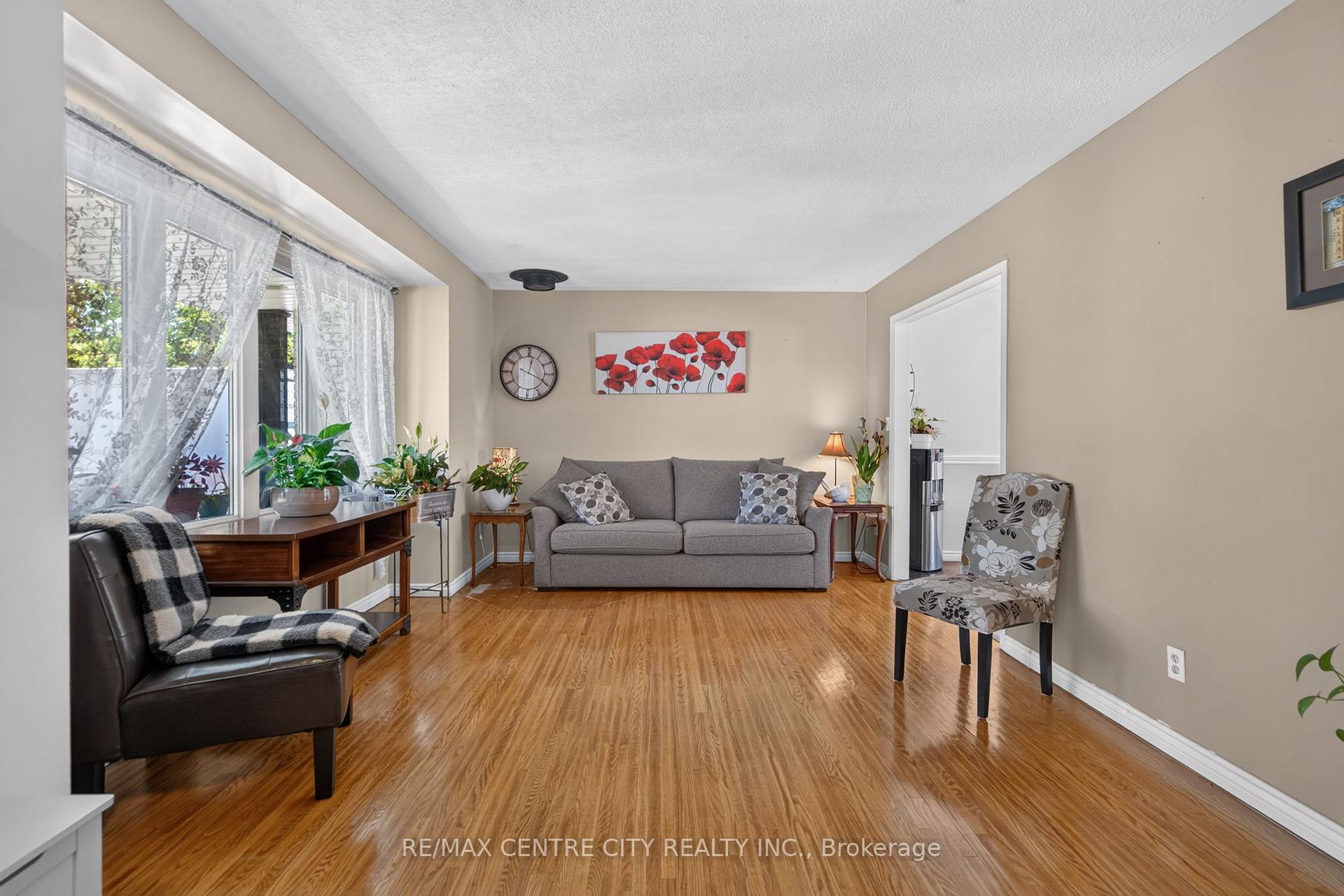 Photo 5 of 580 Albert Street, Strathroy-Caradoc, NW — HOMEH