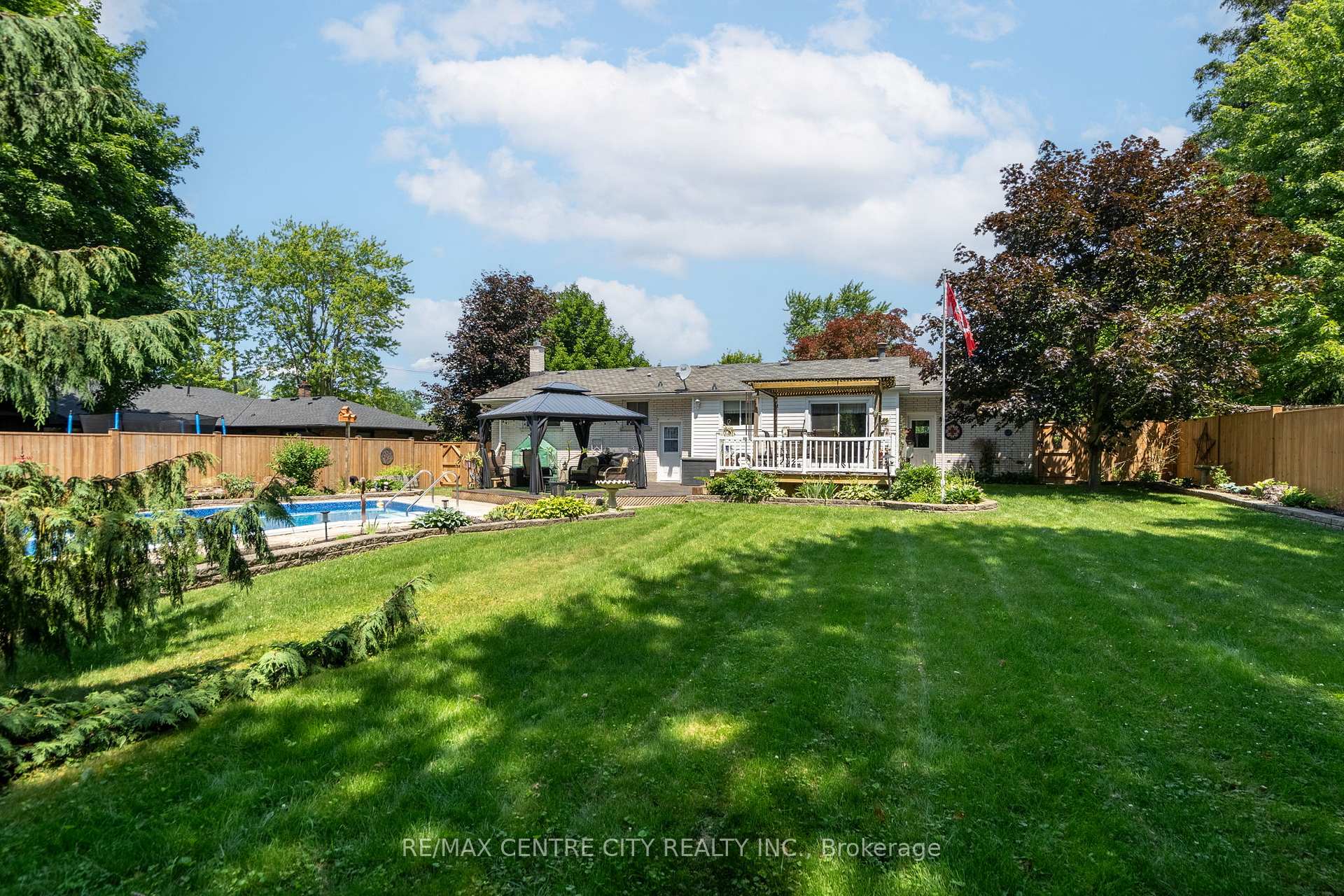 Photo 41 of 580 Albert Street, Strathroy-Caradoc, NW — HOMEH