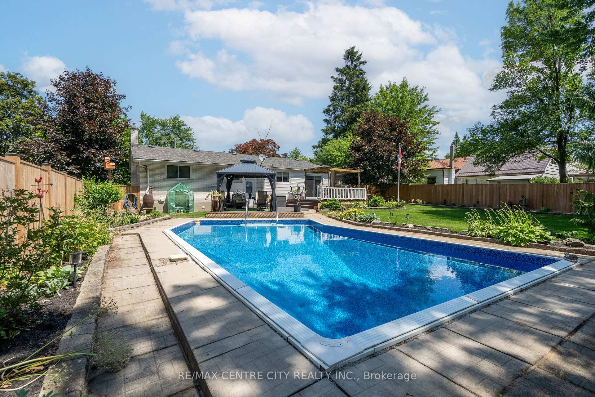 Photo 42 of 580 Albert Street, Strathroy-Caradoc, NW — HOMEH